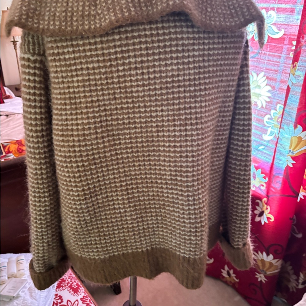 Banana Republic Cozy Brown Knit Sweater - Picture 3 of 7
